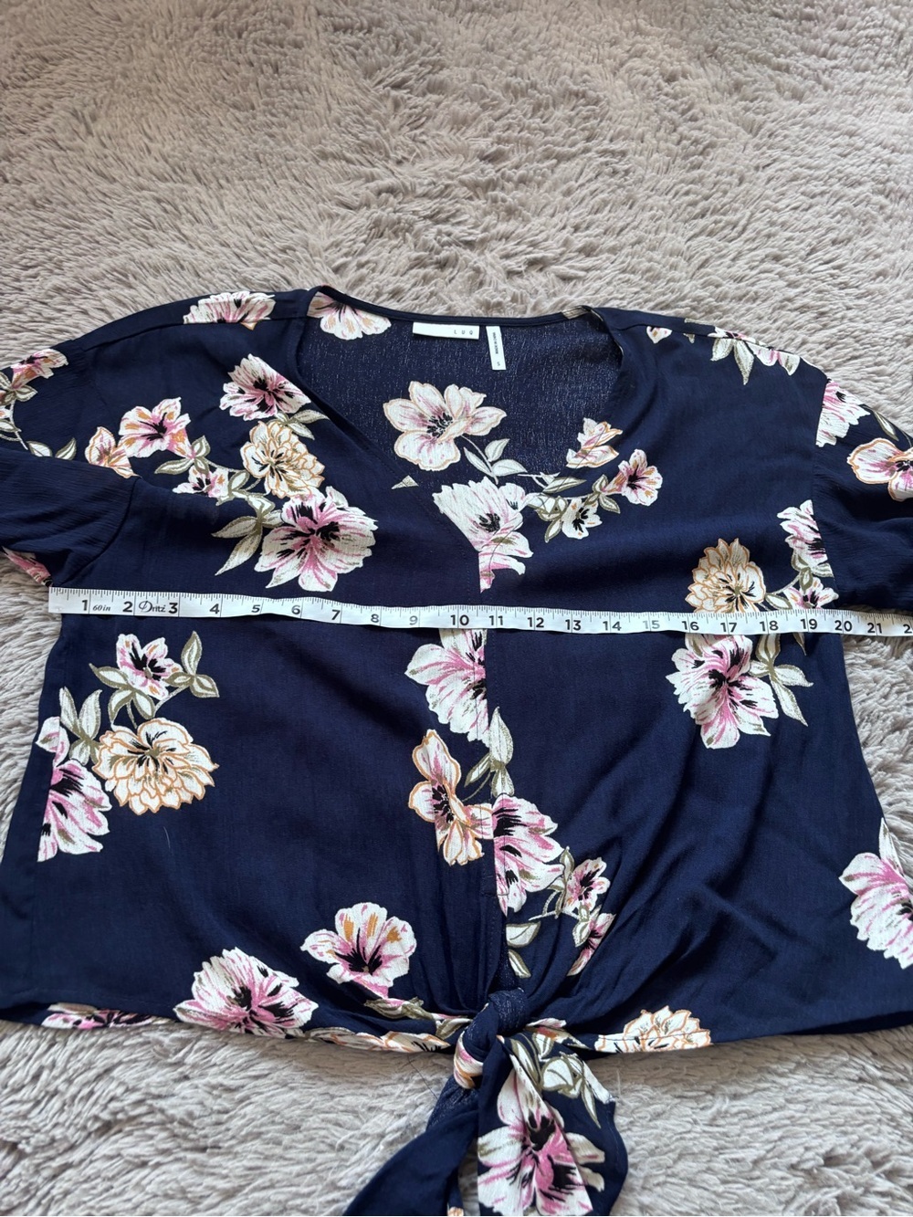 LUQ Floral Tie-Front V-Neck Top - Navy size Small - Picture 5 of 6